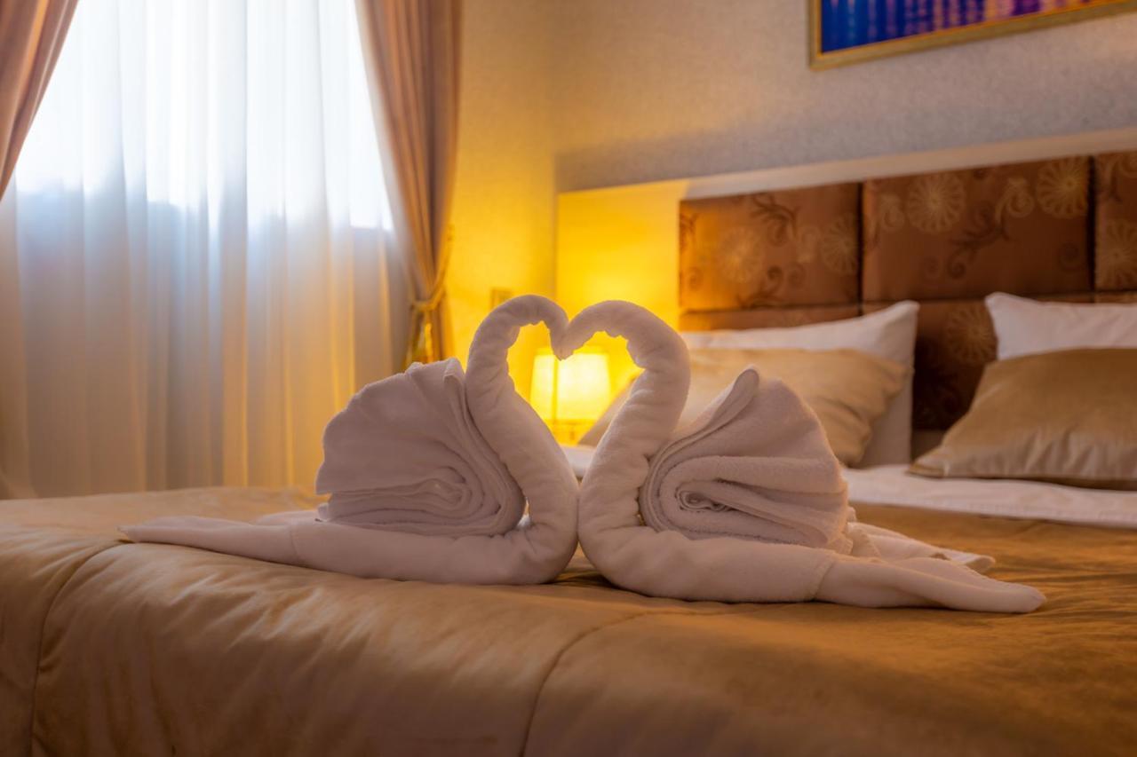 Golden Time Hotel Baky Esterno foto