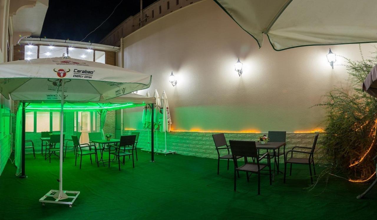 Golden Time Hotel Baky Esterno foto