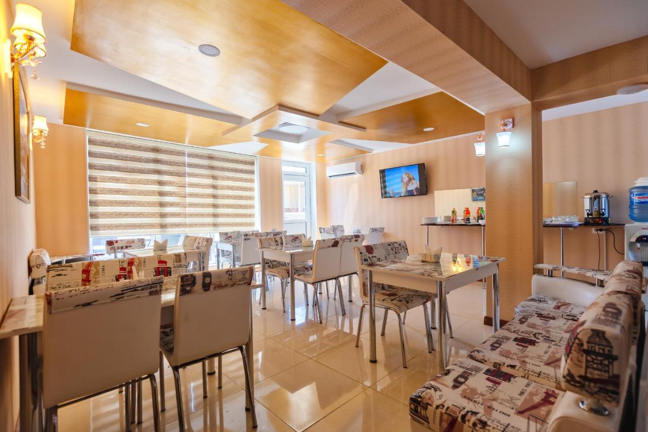 Golden Time Hotel Baky Esterno foto